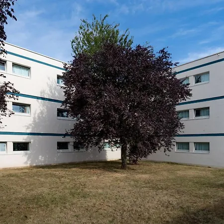Hotel Cerise Lens-3