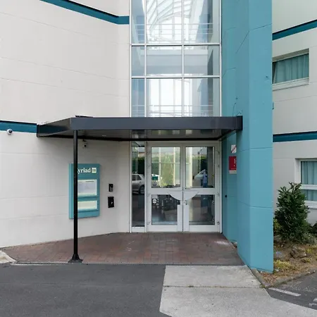 Hotel Cerise Lens-2
